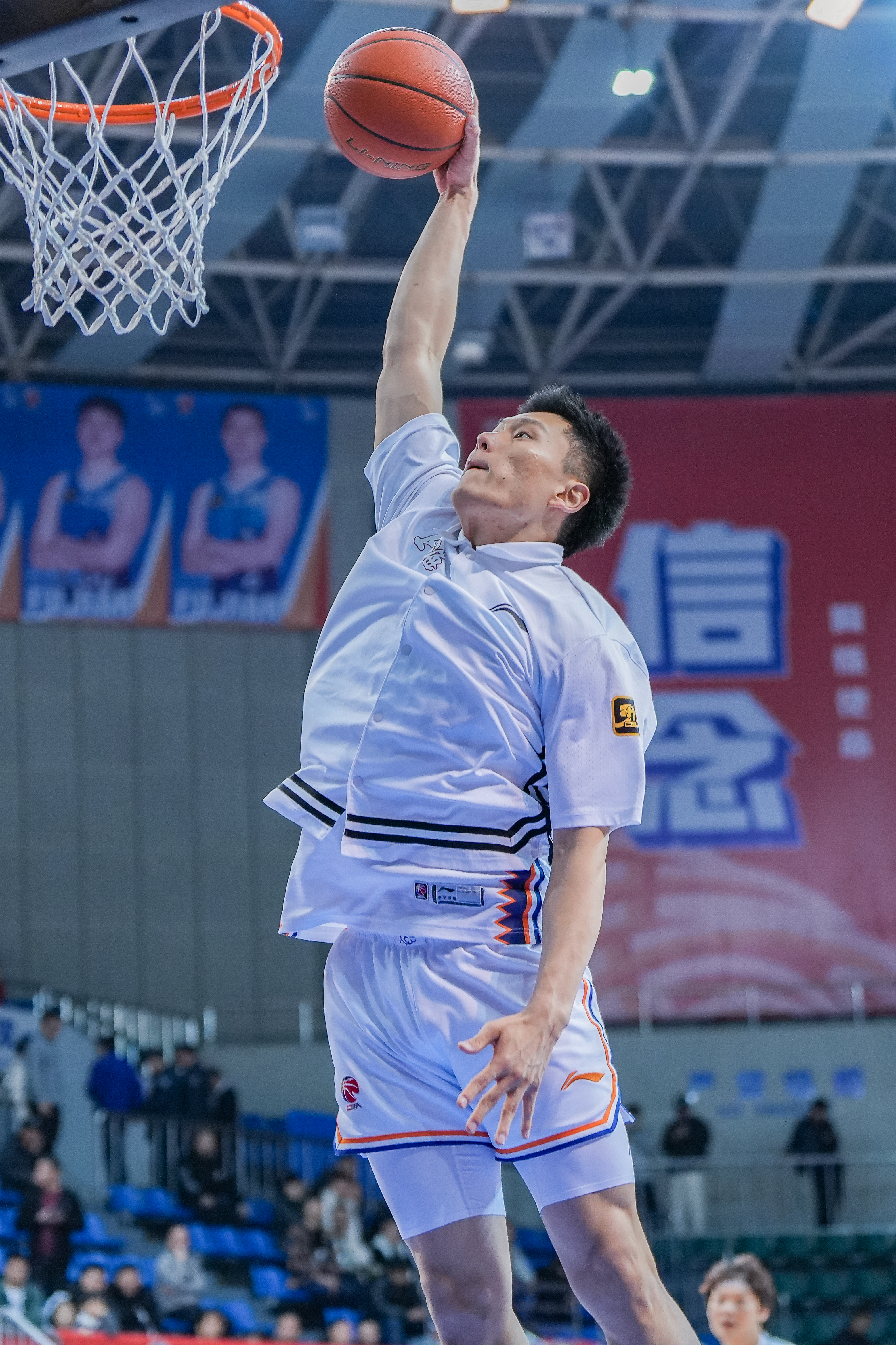 持續(xù)漲球！上海男籃“李花”組合—李弘權、李添榮