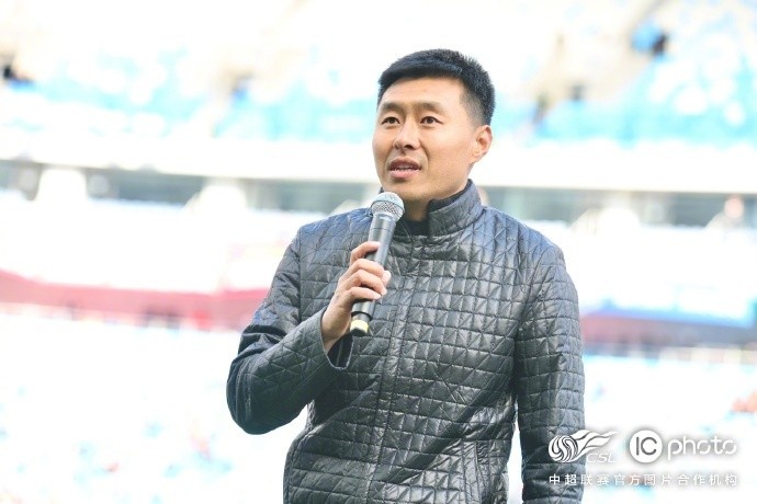 感謝姜寧和劉震理為中國足球、青島足球、青島海牛做出的貢獻(xiàn)