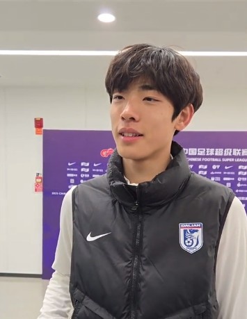 國青歸來上演中超首秀，朱鵬宇：感覺很好，場上大哥們很支持我