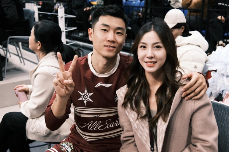 很搭！高詩巖妻子曬多張美照：打卡全明星 吉林下次見