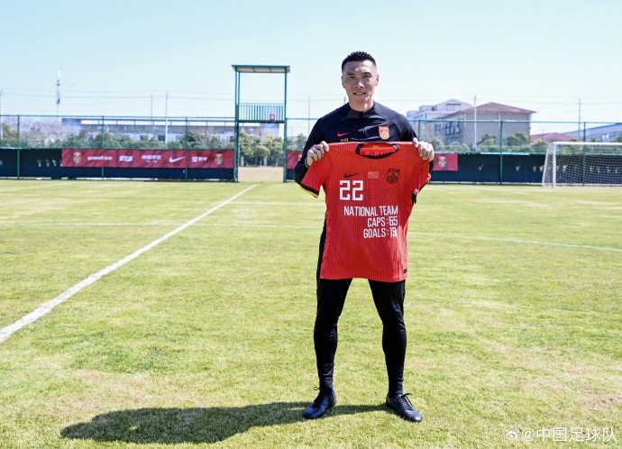 向退役的前國(guó)家隊(duì)球員于大寶表達(dá)感謝、送上祝福