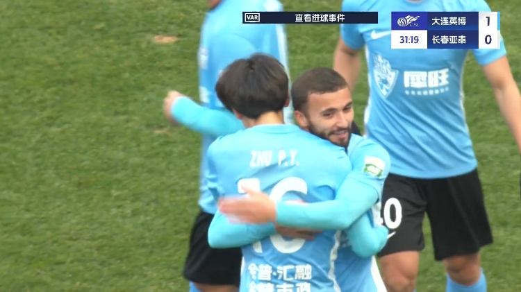 19歲朱鵬宇中超處子球！大連英博1-0領先長春亞泰，馬萊萊助攻