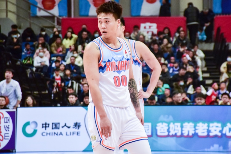 開場就手感熱！趙睿首節(jié)僅8分鐘 5中4&三分2中2拿到11分