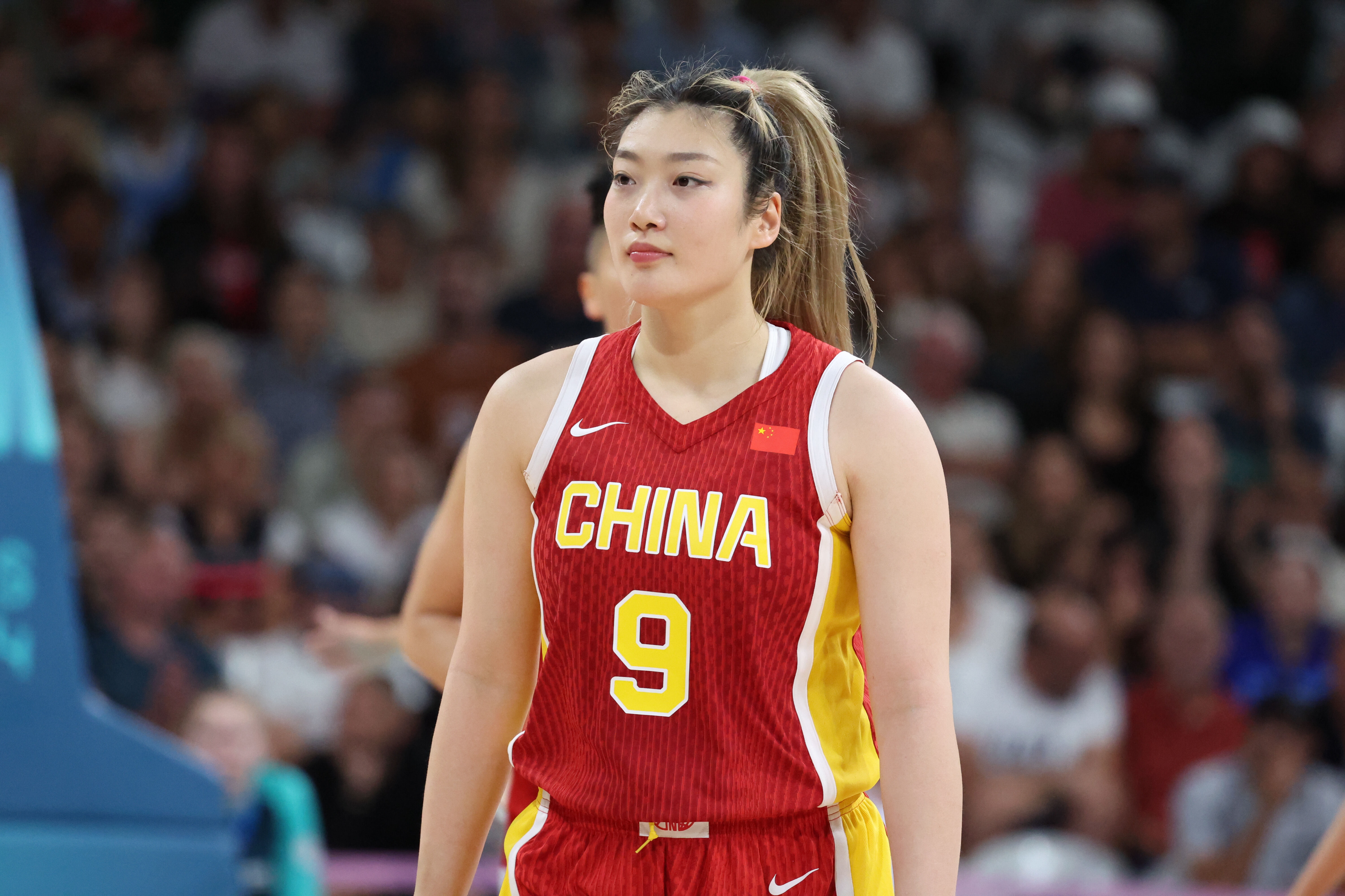 李夢三八婦女節(jié)更博：致敬每一個我們 祝我們節(jié)日快樂！